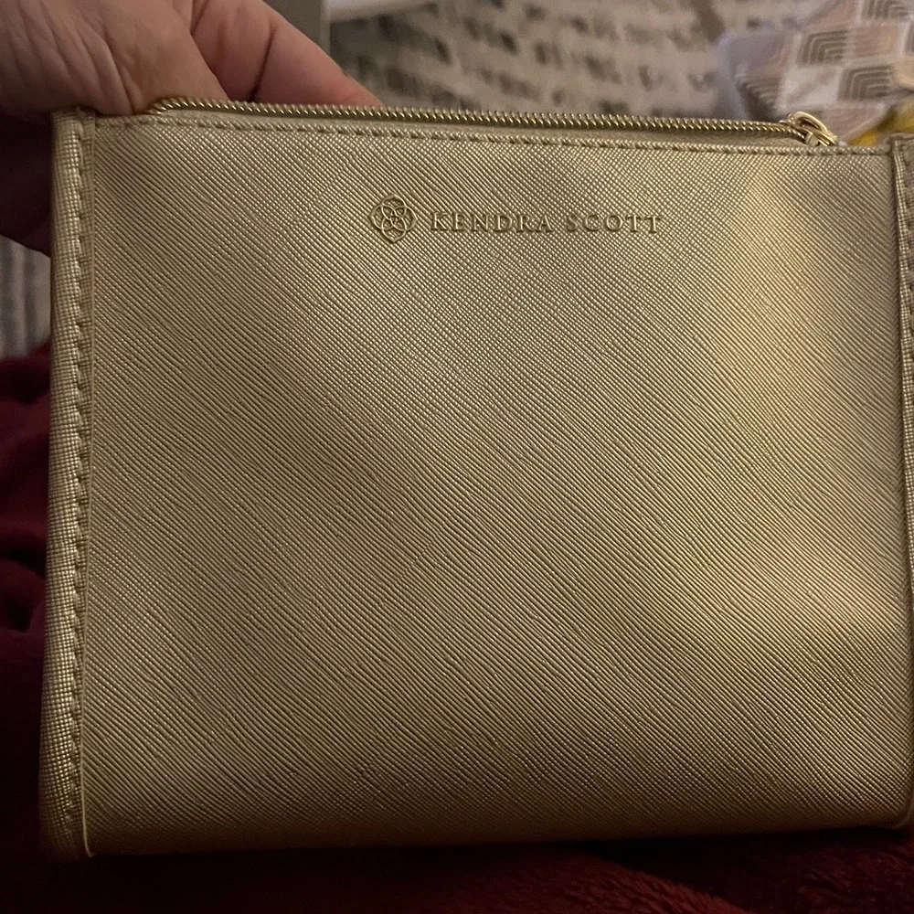 NWT Kendra Scott Travel Pouch - Gold